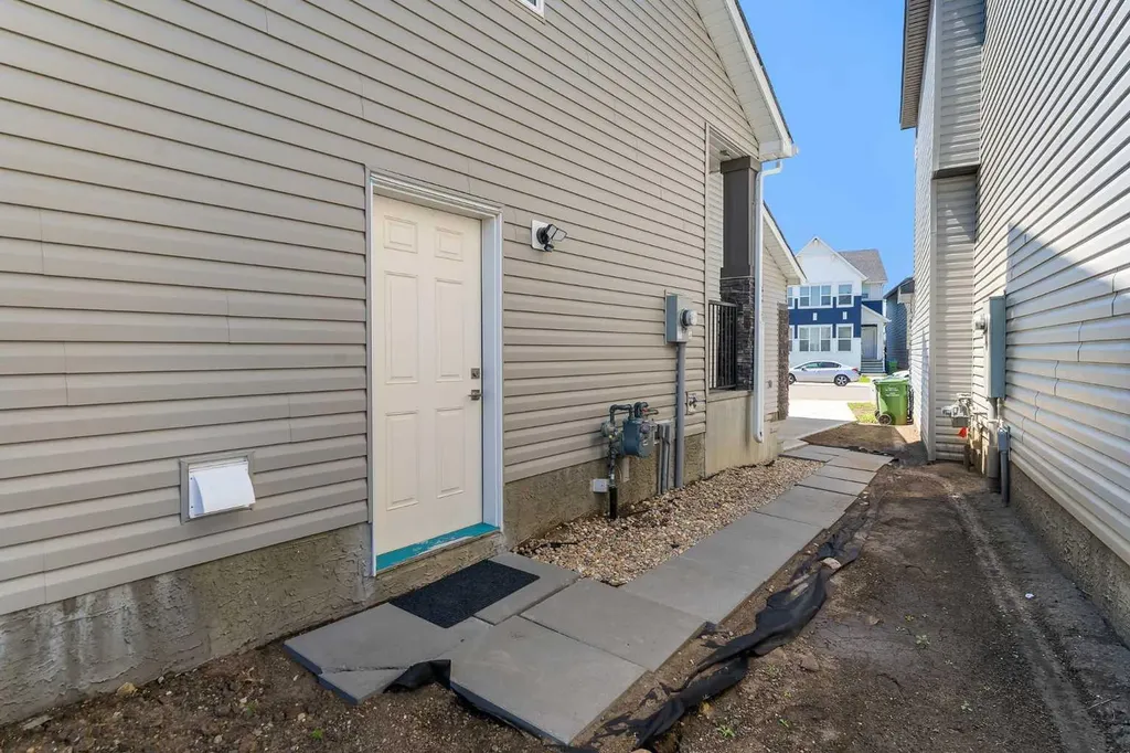 521 Corner Meadows Way NE Calgary AB T3N 2C9