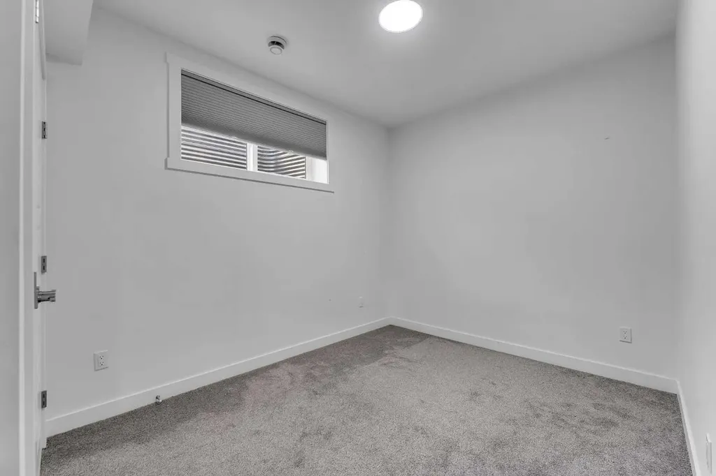 521 Corner Meadows Way NE Calgary AB T3N 2C9