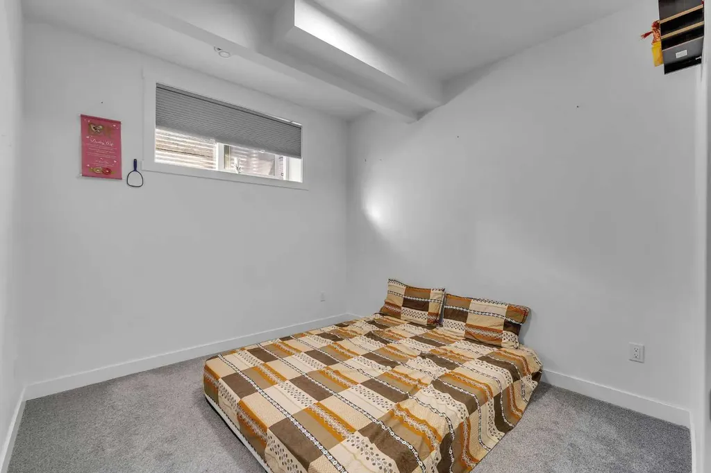 521 Corner Meadows Way NE Calgary AB T3N 2C9