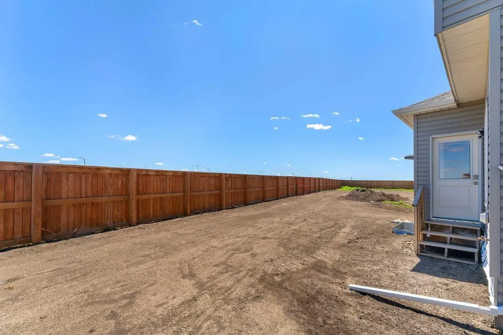 521 Corner Meadows Way NE Calgary AB T3N 2C9