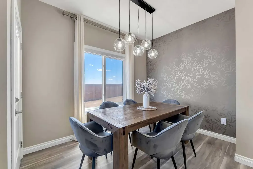 521 Corner Meadows Way NE Calgary AB T3N 2C9