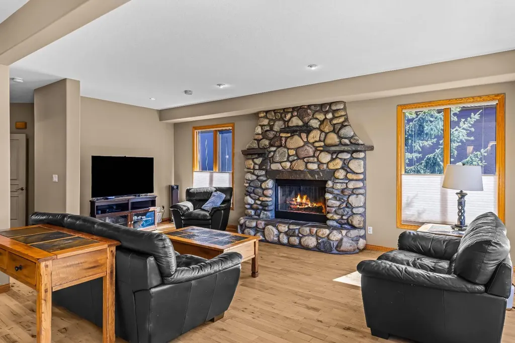 389 Eagle Heights Canmore AB T1W 3C9