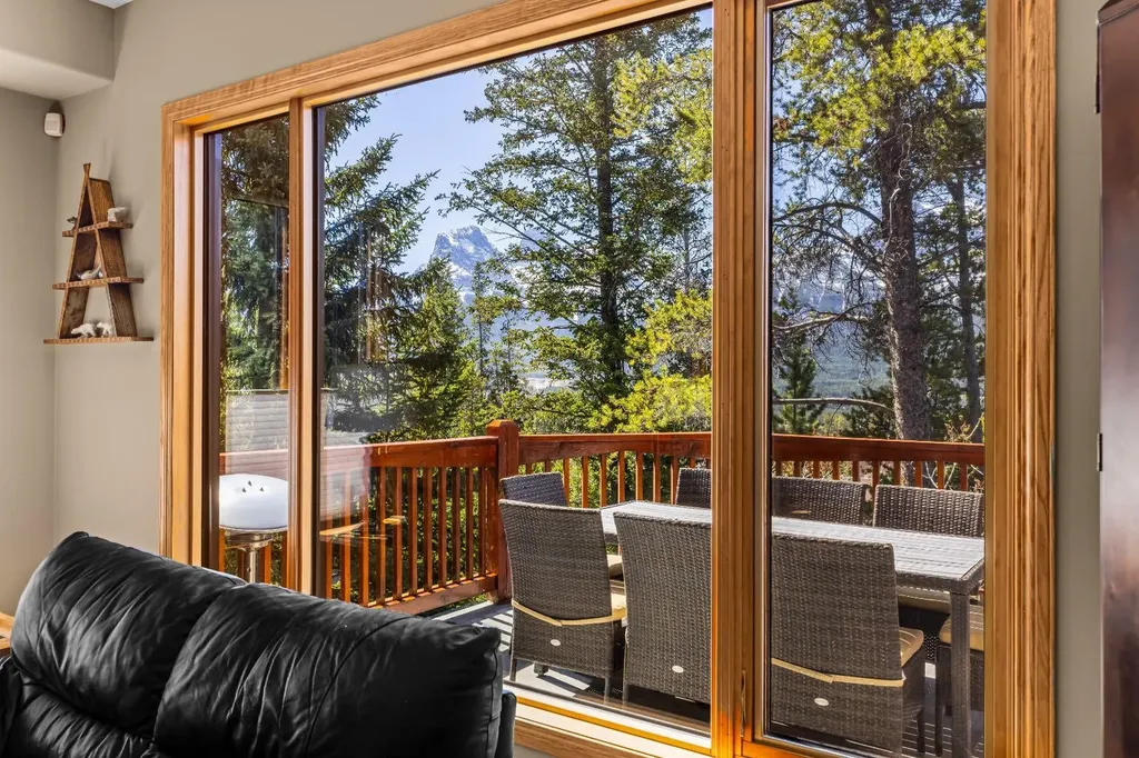 389 Eagle Heights Canmore AB T1W 3C9