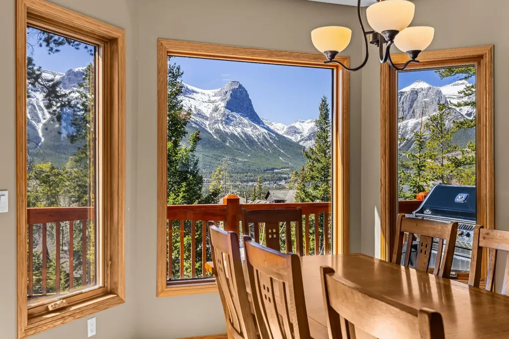 389 Eagle Heights Canmore AB T1W 3C9
