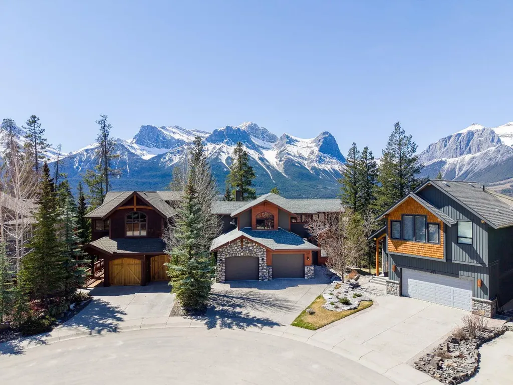 389 Eagle Heights Canmore AB T1W 3C9