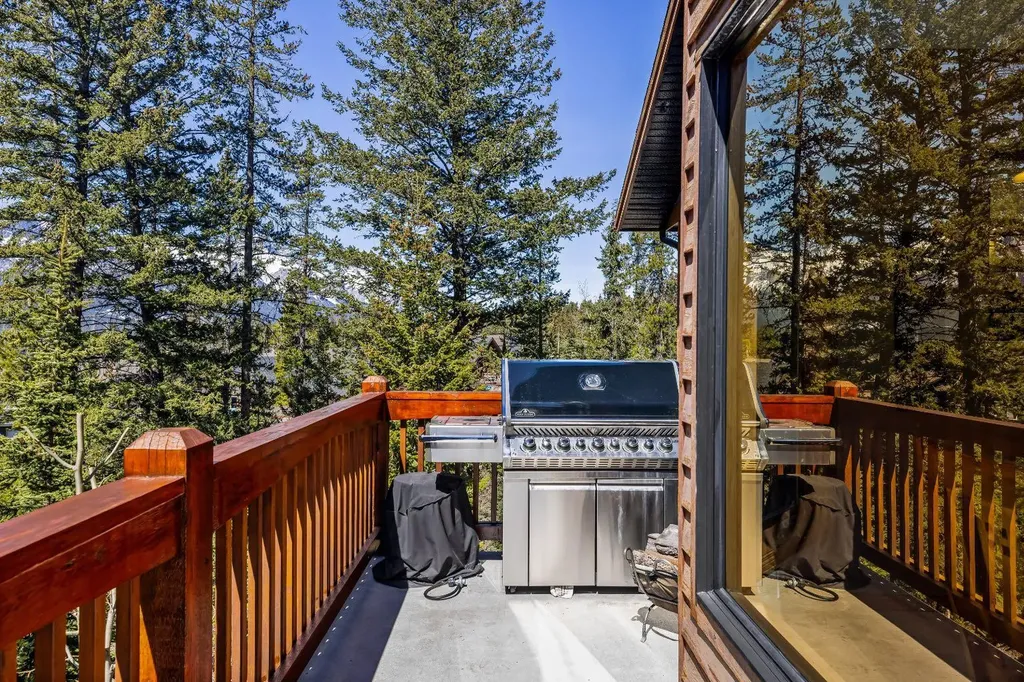 389 Eagle Heights Canmore AB T1W 3C9