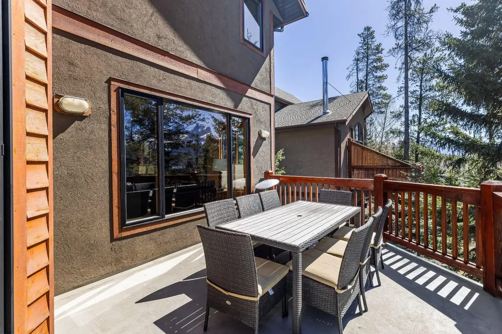 389 Eagle Heights Canmore AB T1W 3C9