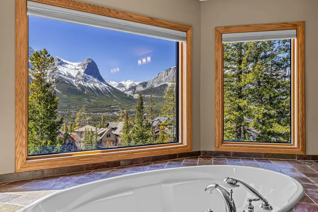389 Eagle Heights Canmore AB T1W 3C9
