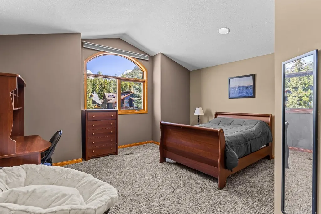389 Eagle Heights Canmore AB T1W 3C9