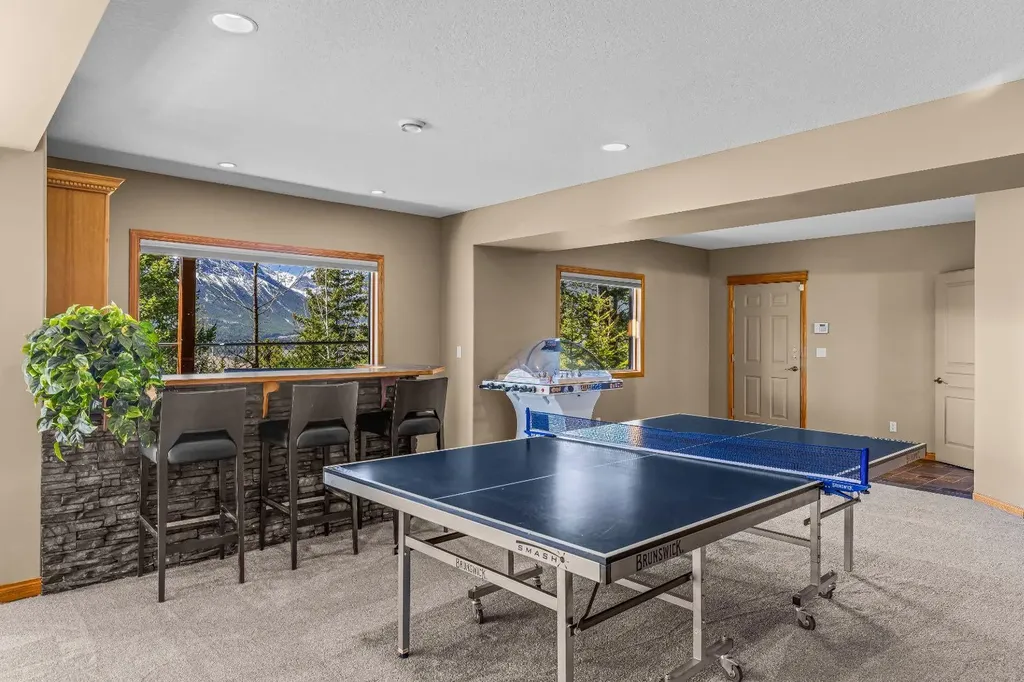 389 Eagle Heights Canmore AB T1W 3C9