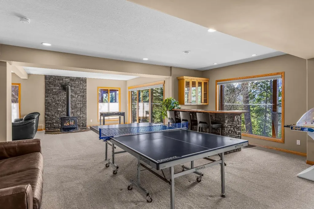 389 Eagle Heights Canmore AB T1W 3C9