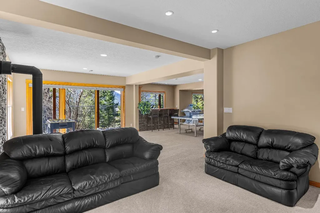 389 Eagle Heights Canmore AB T1W 3C9