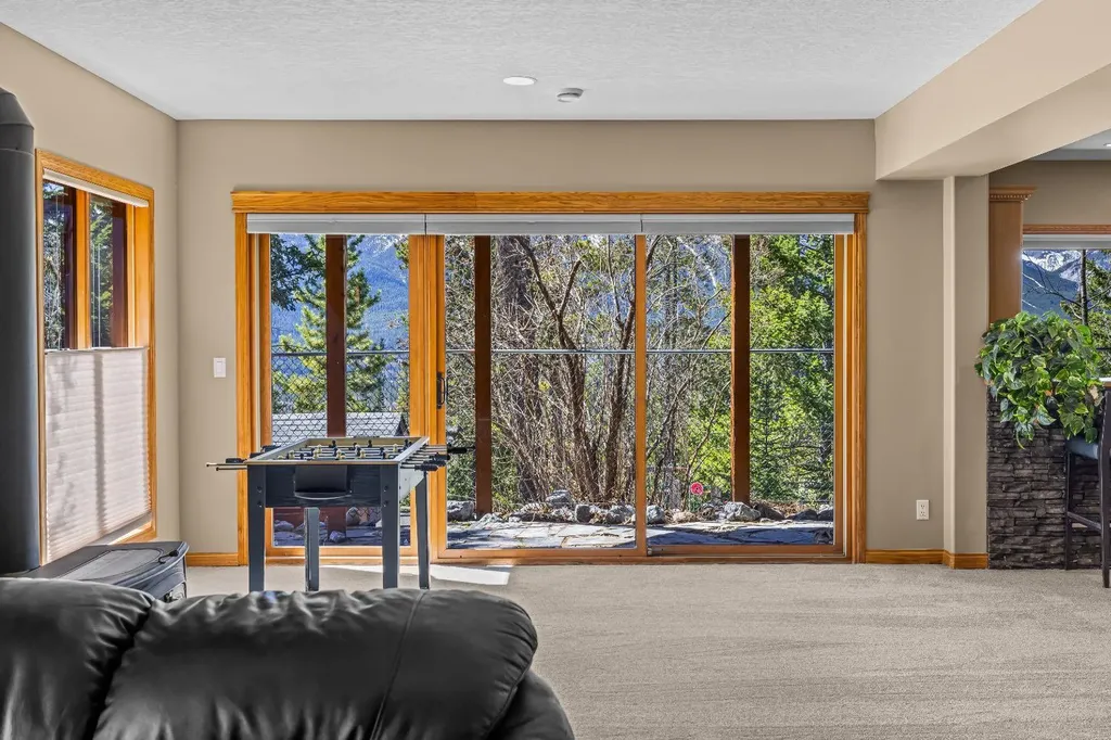 389 Eagle Heights Canmore AB T1W 3C9