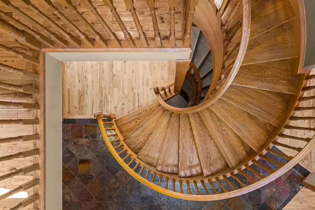 389 Eagle Heights Canmore AB T1W 3C9