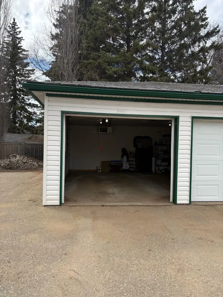 4646 55 Avenue High Prairie AB T0G 1E0