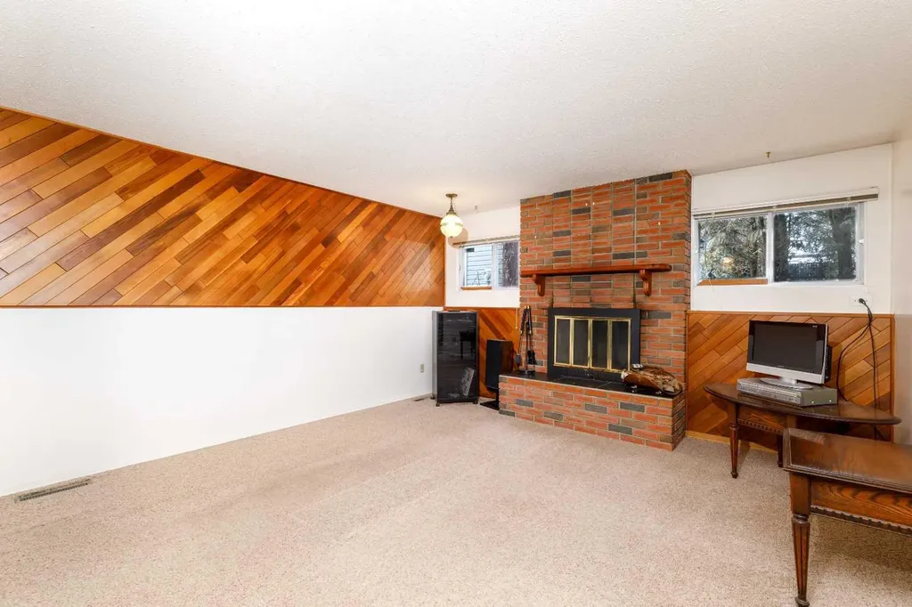 90 Welton Crescent Red Deer AB T4N 6B3