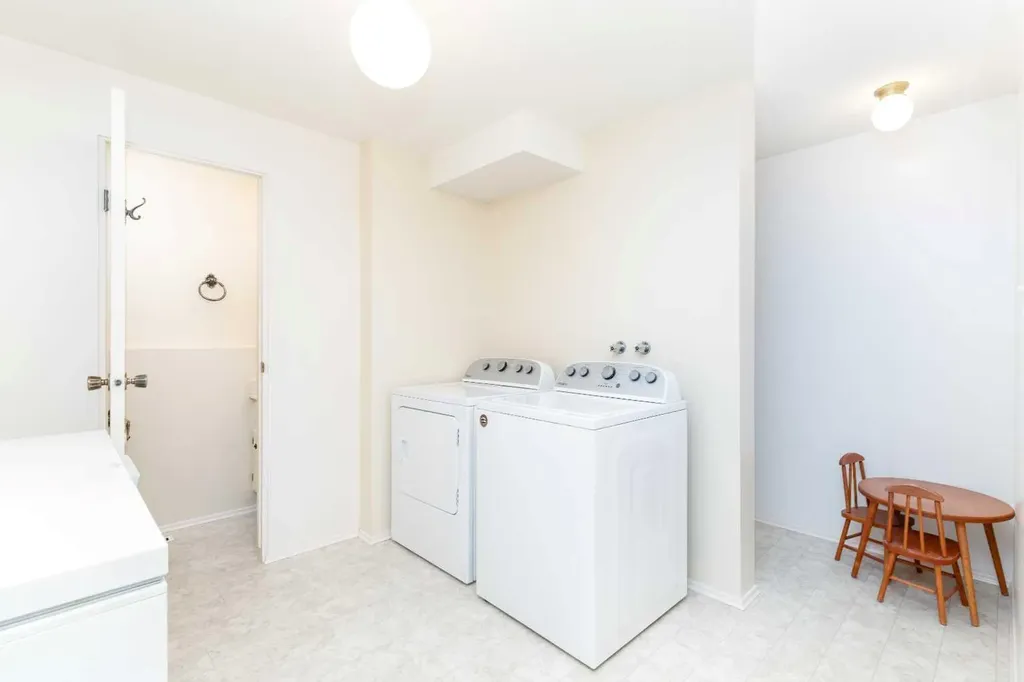 90 Welton Crescent Red Deer AB T4N 6B3