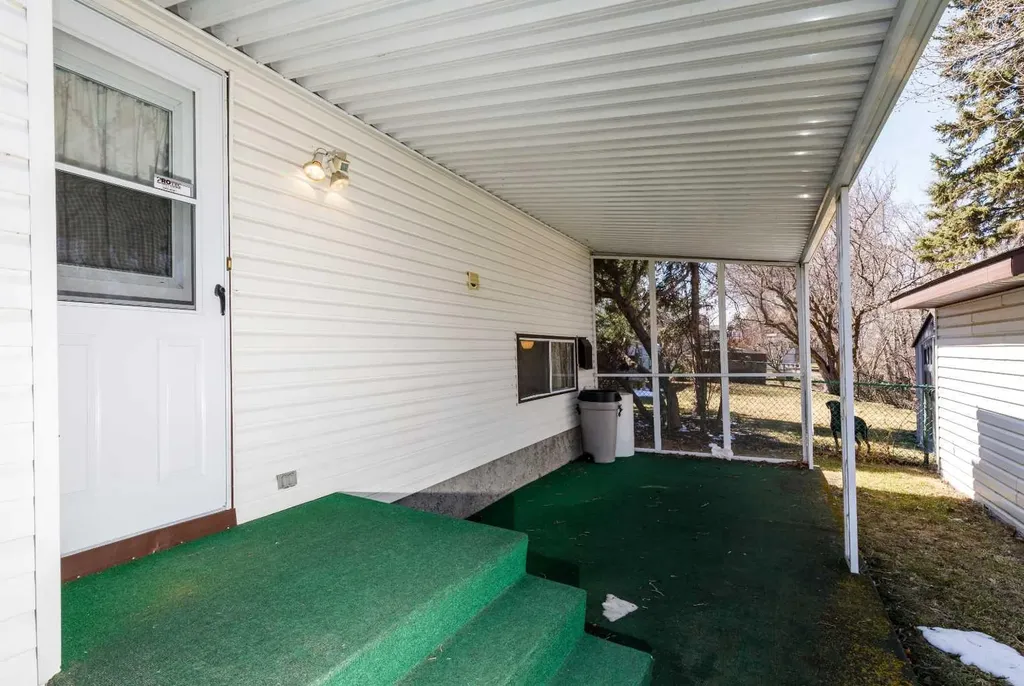 90 Welton Crescent Red Deer AB T4N 6B3