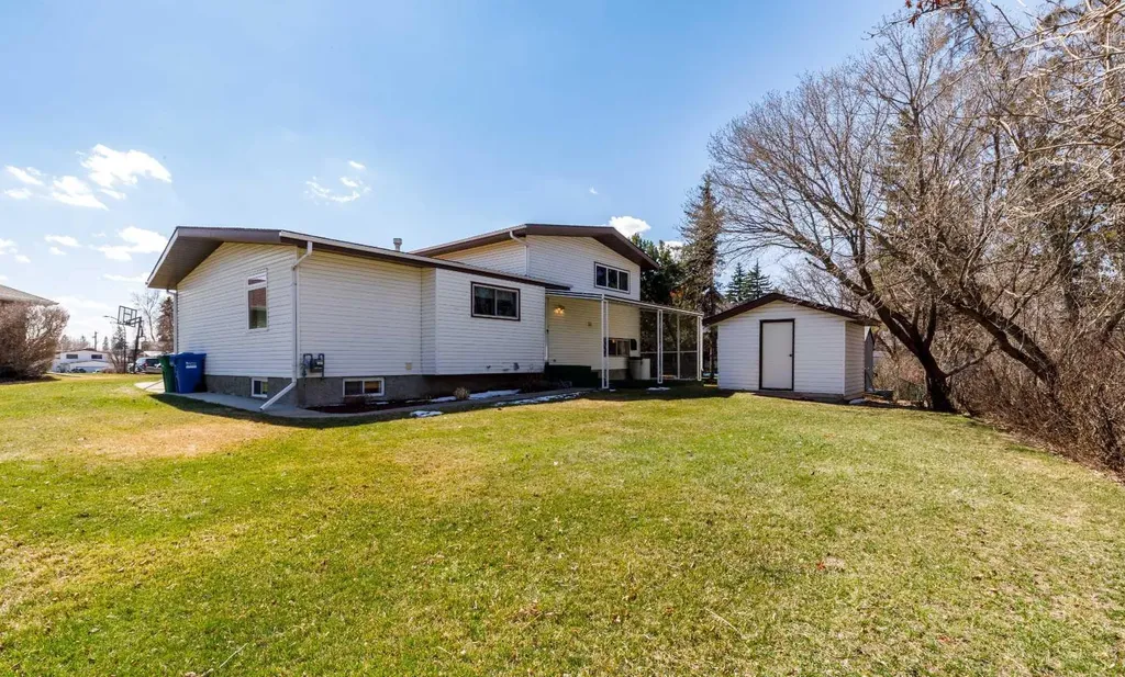 90 Welton Crescent Red Deer AB T4N 6B3