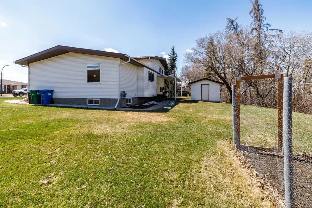 90 Welton Crescent Red Deer AB T4N 6B3