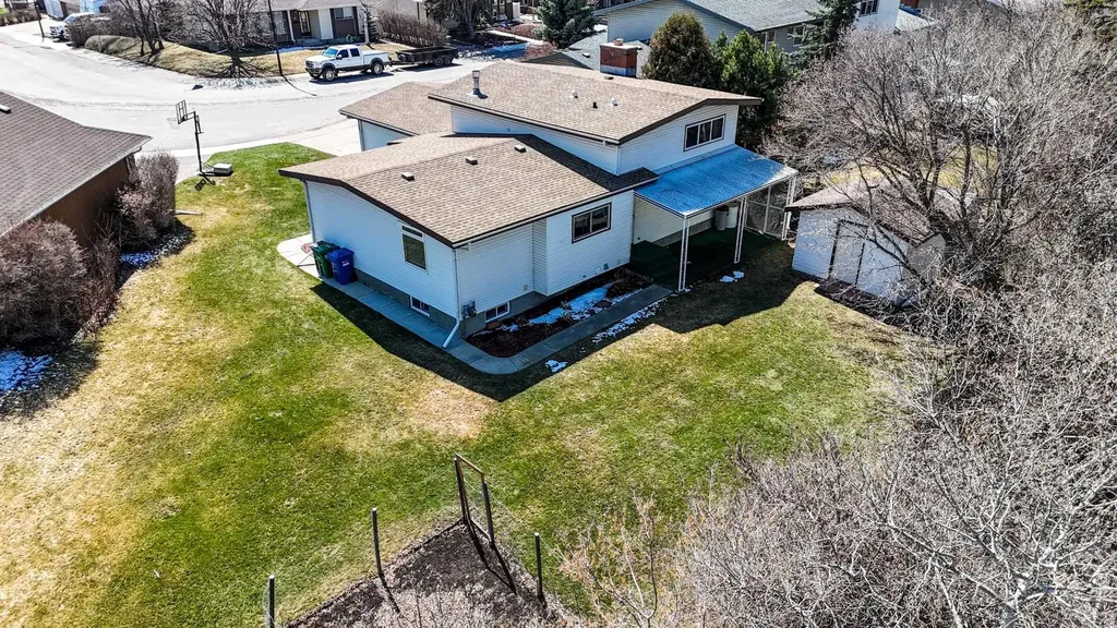 90 Welton Crescent Red Deer AB T4N 6B3