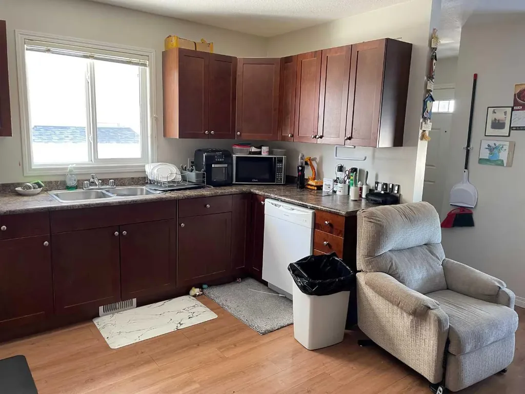 10703 108 Avenue Fairview AB T0H1L0