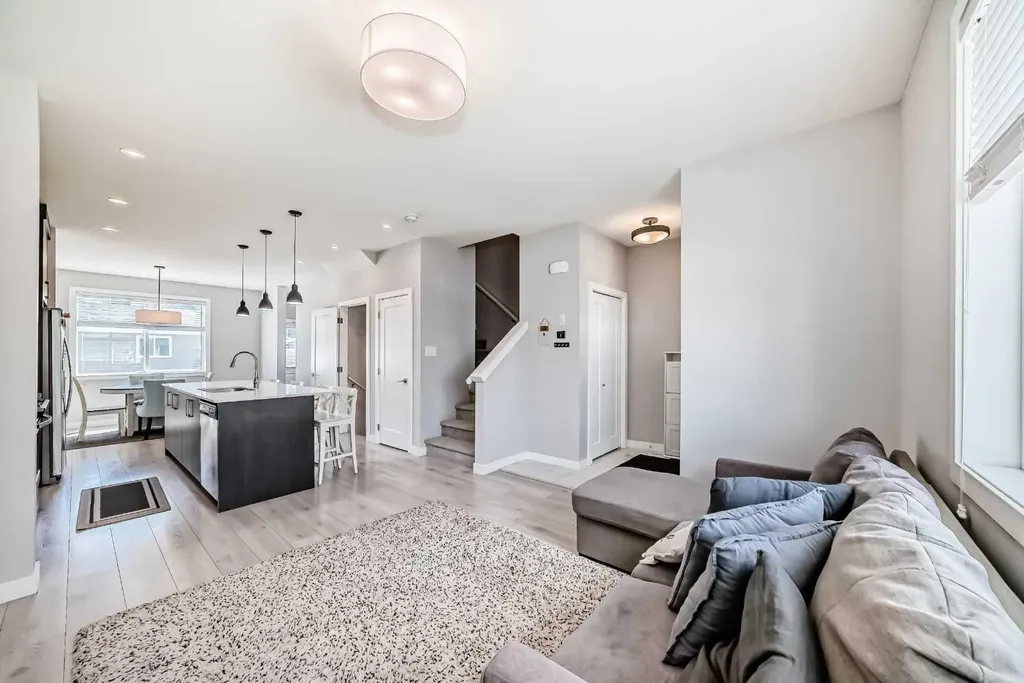 120 Chelsea Drive Chestermere AB T1X1Z3