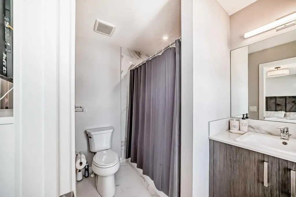 120 Chelsea Drive Chestermere AB T1X1Z3