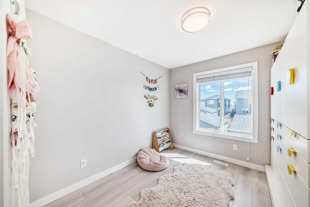 120 Chelsea Drive Chestermere AB T1X1Z3