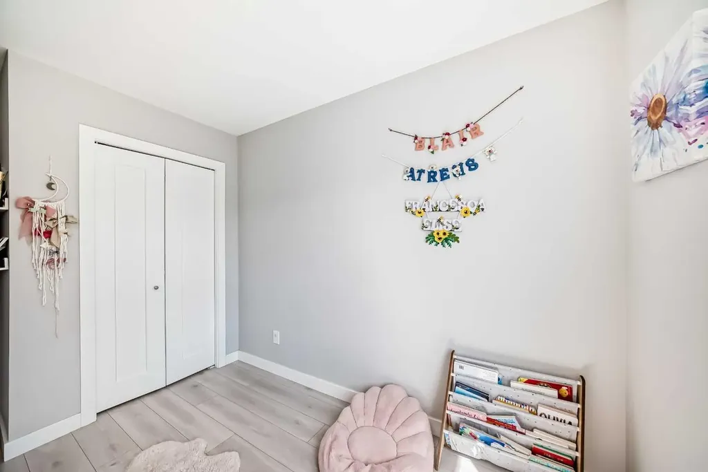 120 Chelsea Drive Chestermere AB T1X1Z3