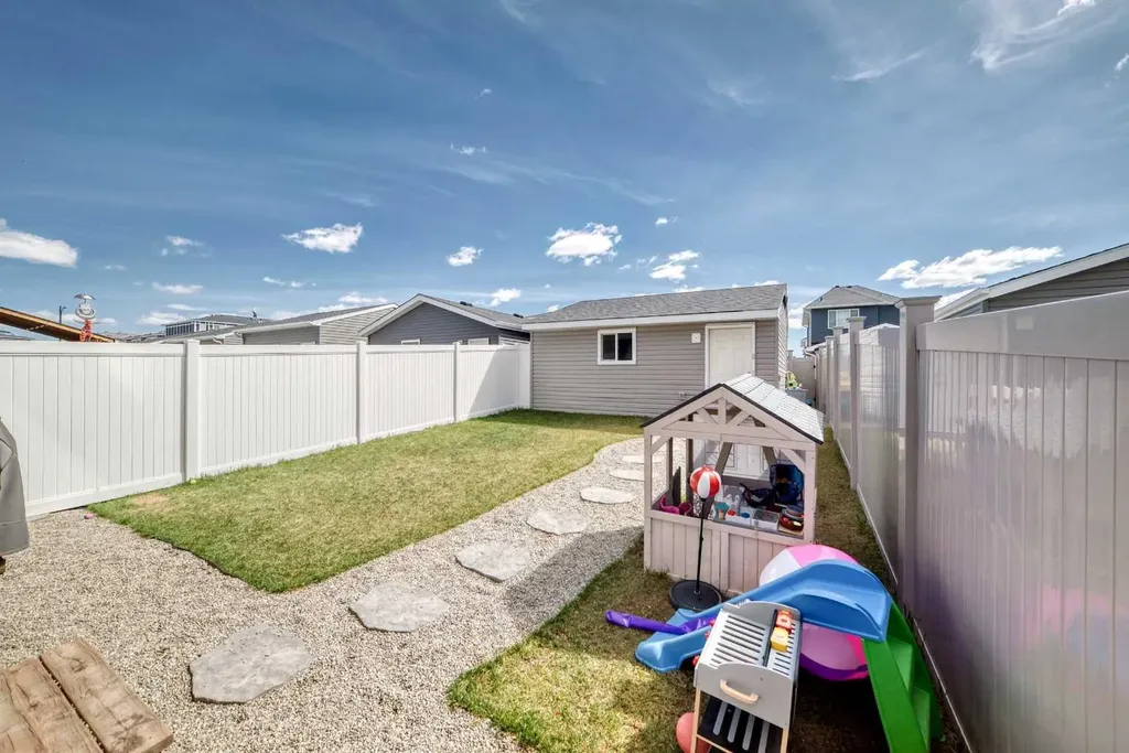 120 Chelsea Drive Chestermere AB T1X1Z3