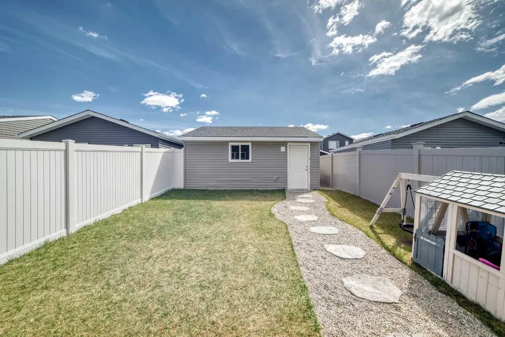 120 Chelsea Drive Chestermere AB T1X1Z3