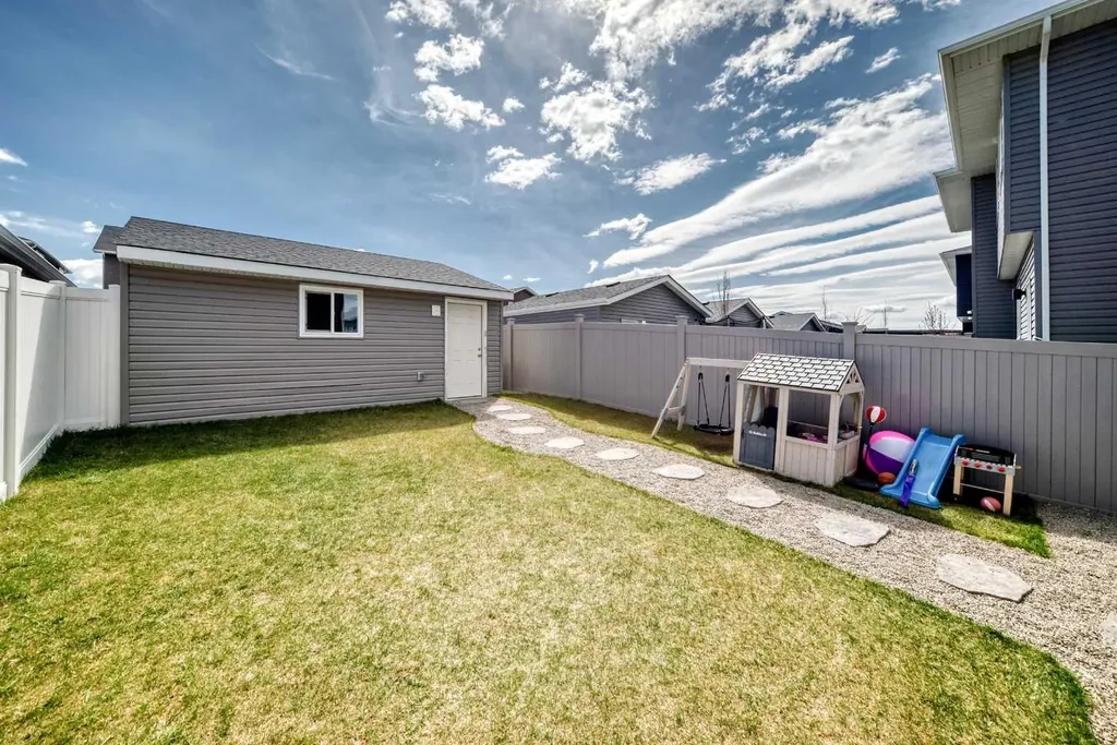 120 Chelsea Drive Chestermere AB T1X1Z3