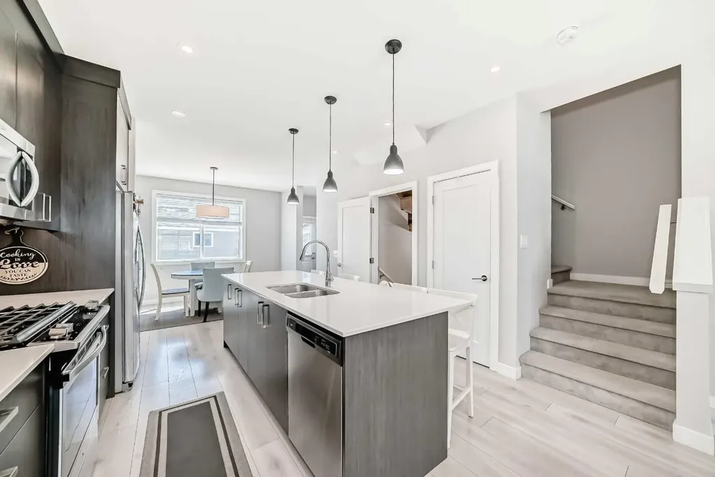 120 Chelsea Drive Chestermere AB T1X1Z3