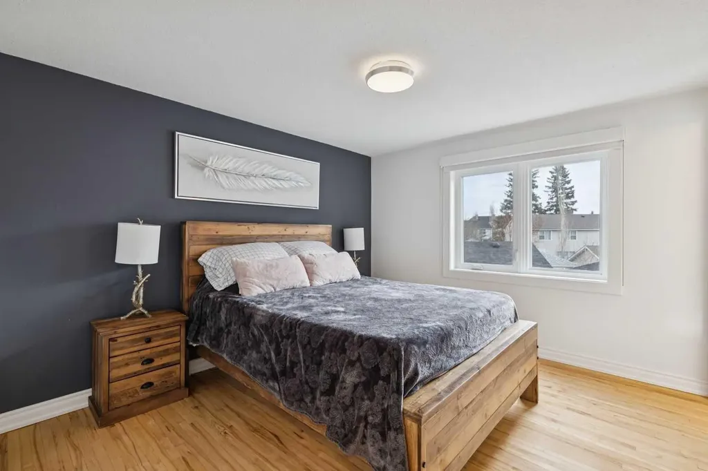 4412 Amiens Road SW Calgary AB T2T 6A7