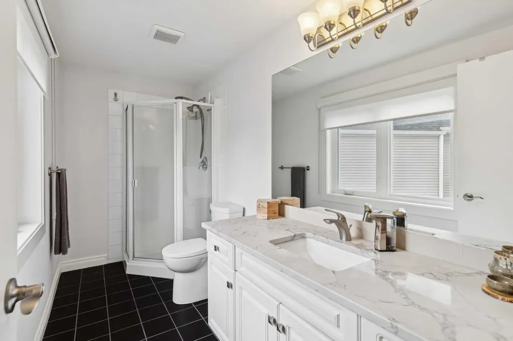 4412 Amiens Road SW Calgary AB T2T 6A7