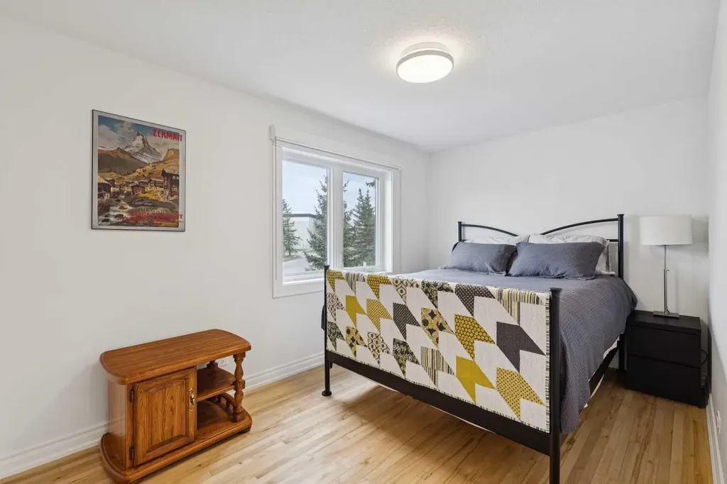 4412 Amiens Road SW Calgary AB T2T 6A7