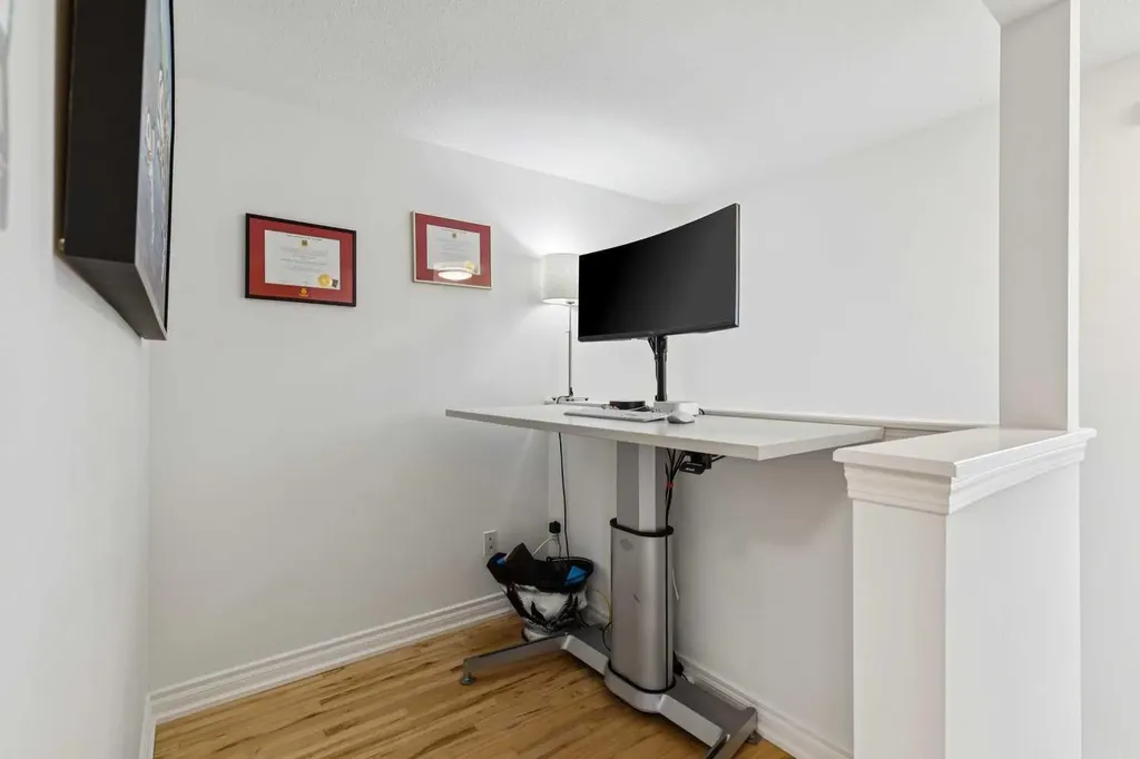 4412 Amiens Road SW Calgary AB T2T 6A7