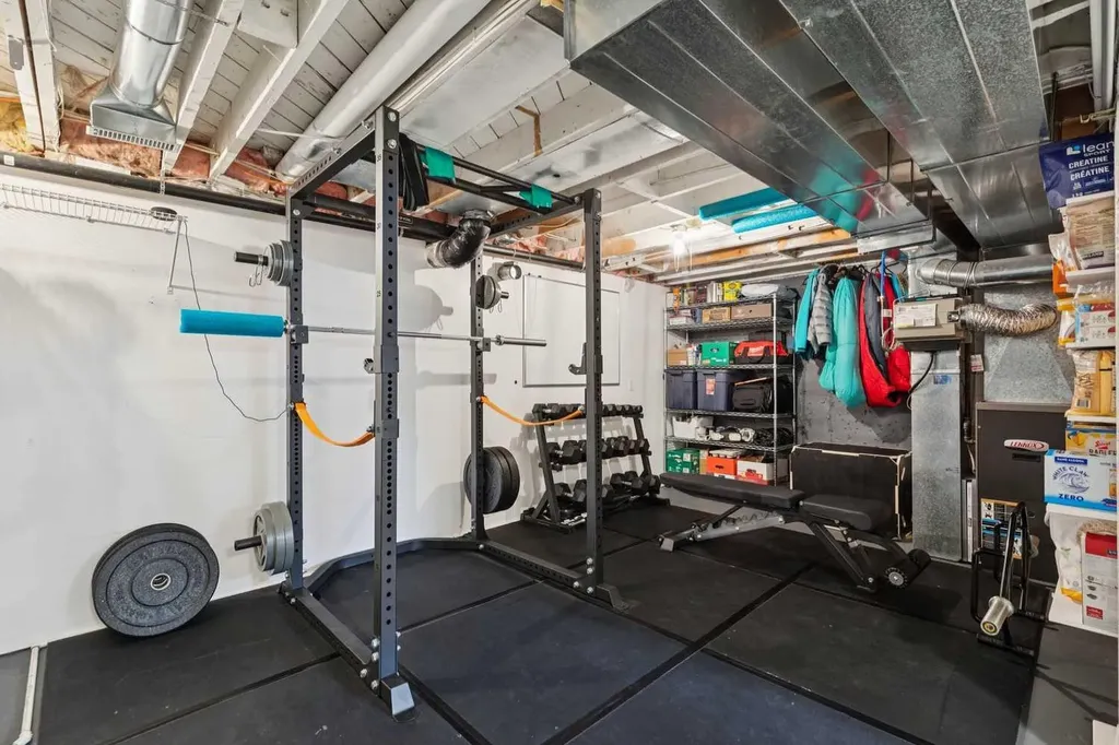 4412 Amiens Road SW Calgary AB T2T 6A7