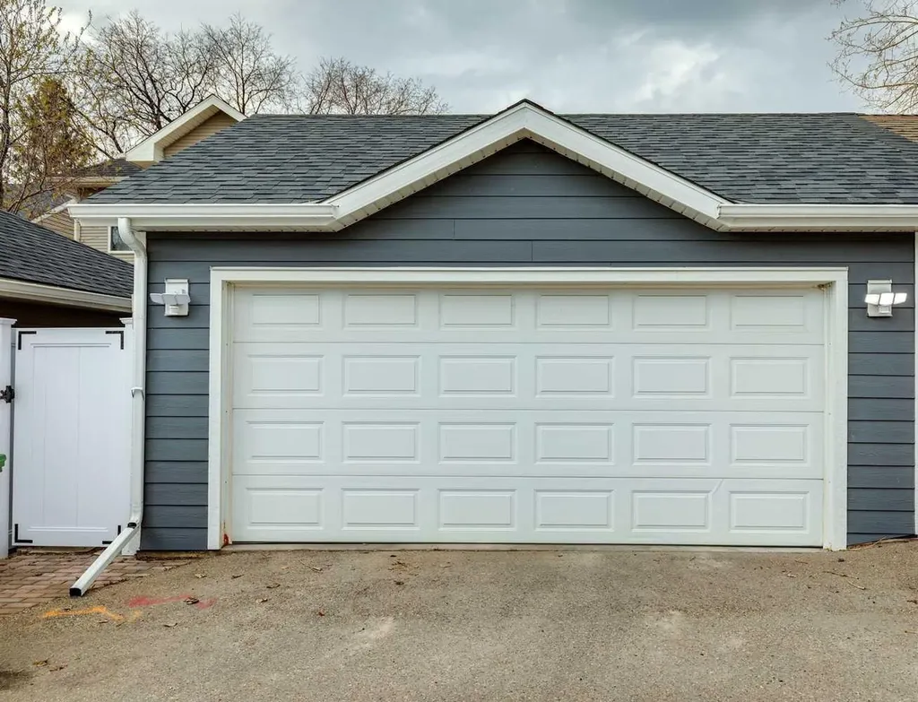 4412 Amiens Road SW Calgary AB T2T 6A7