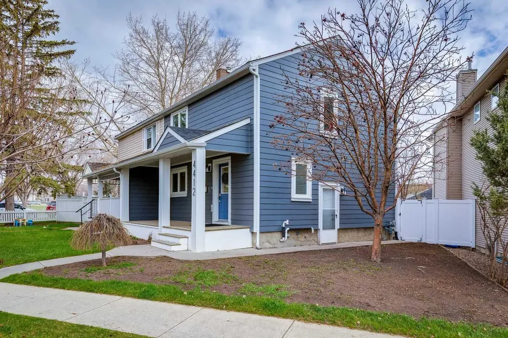 4412 Amiens Road SW Calgary AB T2T 6A7