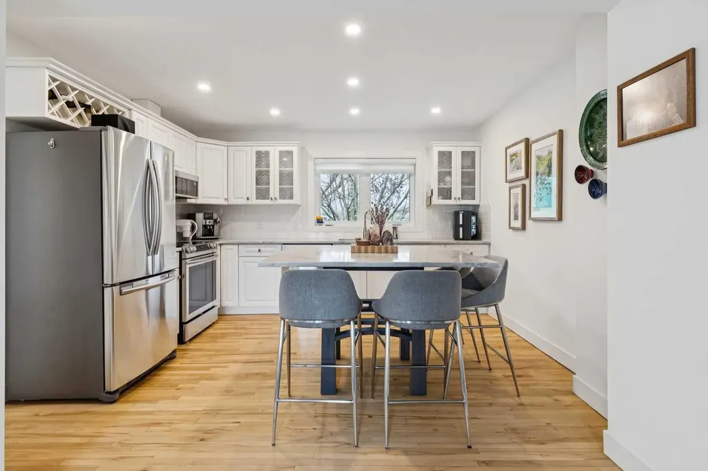 4412 Amiens Road SW Calgary AB T2T 6A7