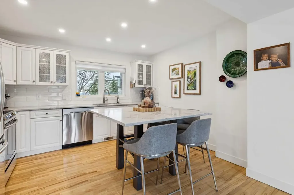 4412 Amiens Road SW Calgary AB T2T 6A7