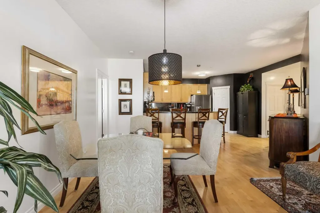 8 Hemlock Crescent SW Calgary AB T3C 2Z1