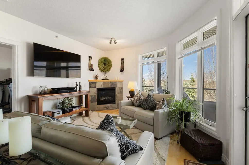 8 Hemlock Crescent SW Calgary AB T3C 2Z1