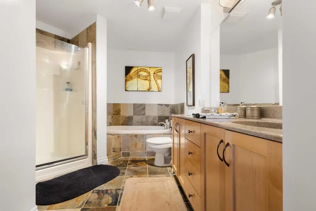 8 Hemlock Crescent SW Calgary AB T3C 2Z1