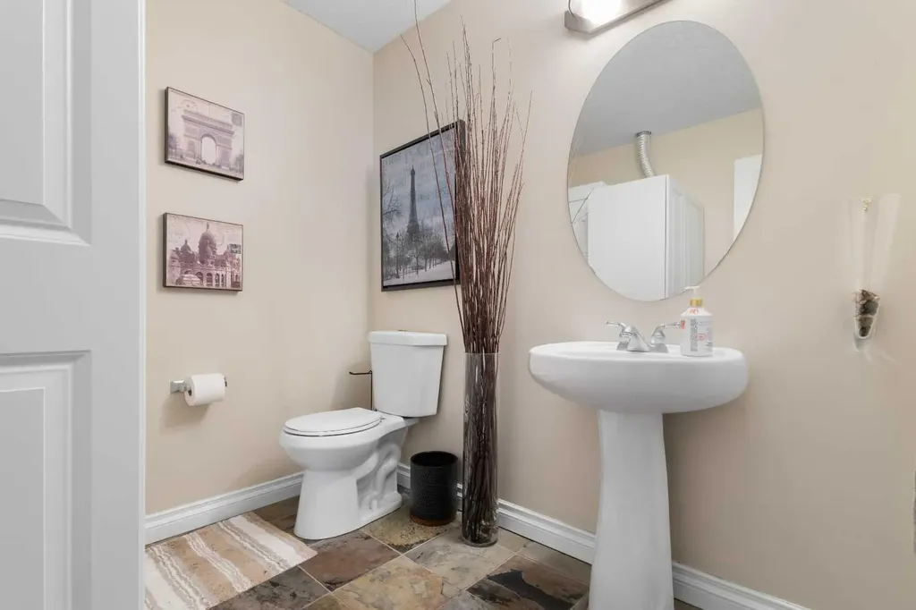 8 Hemlock Crescent SW Calgary AB T3C 2Z1