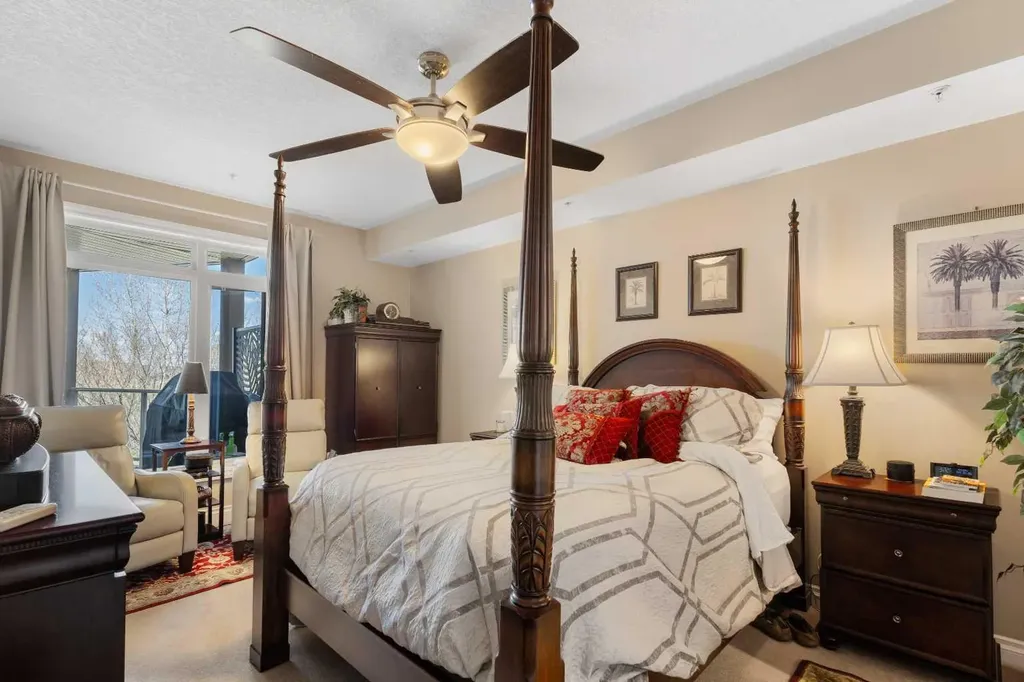 8 Hemlock Crescent SW Calgary AB T3C 2Z1