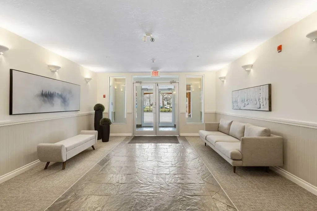 8 Hemlock Crescent SW Calgary AB T3C 2Z1