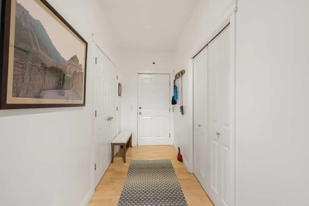 8 Hemlock Crescent SW Calgary AB T3C 2Z1